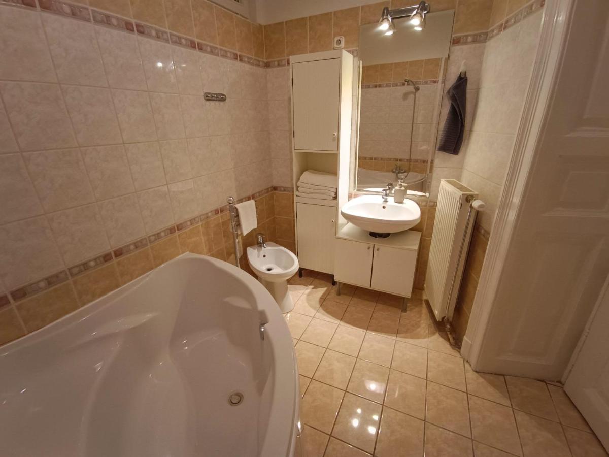 R171 Elitehost Raday Apartment บูดาเปสต์ ภายนอก รูปภาพ